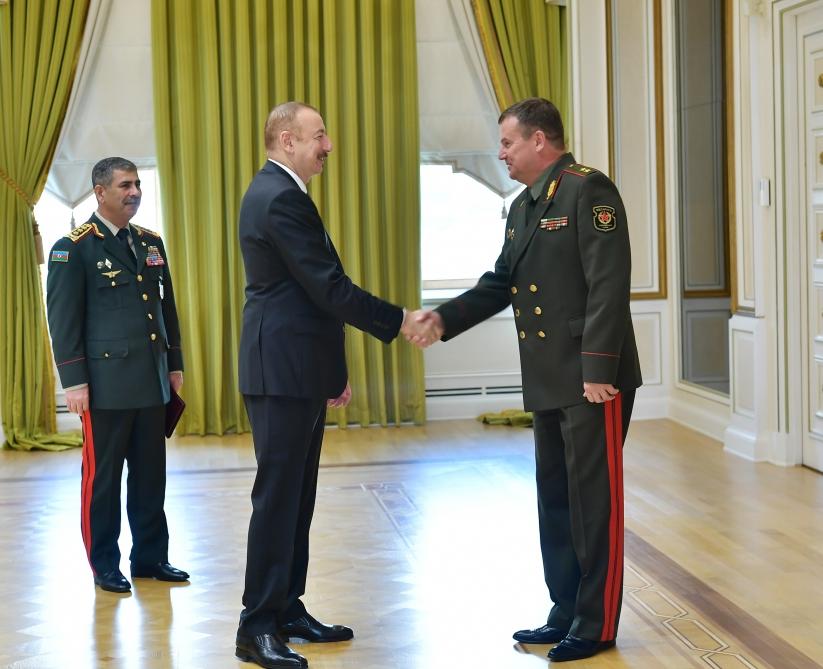 President Aliyev receives participants of CIS Council of Defense Ministers meeting (PHOTO)
