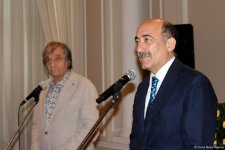 Чингиз Фарзалиев отметил юбилей выставкой "По ступеням времени" (ФОТО)