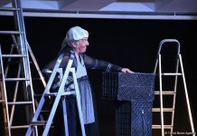 Великолепный перформанс в Баку. В футляре собственных комплексов и предрассудков (ВИДЕО, ФОТО)