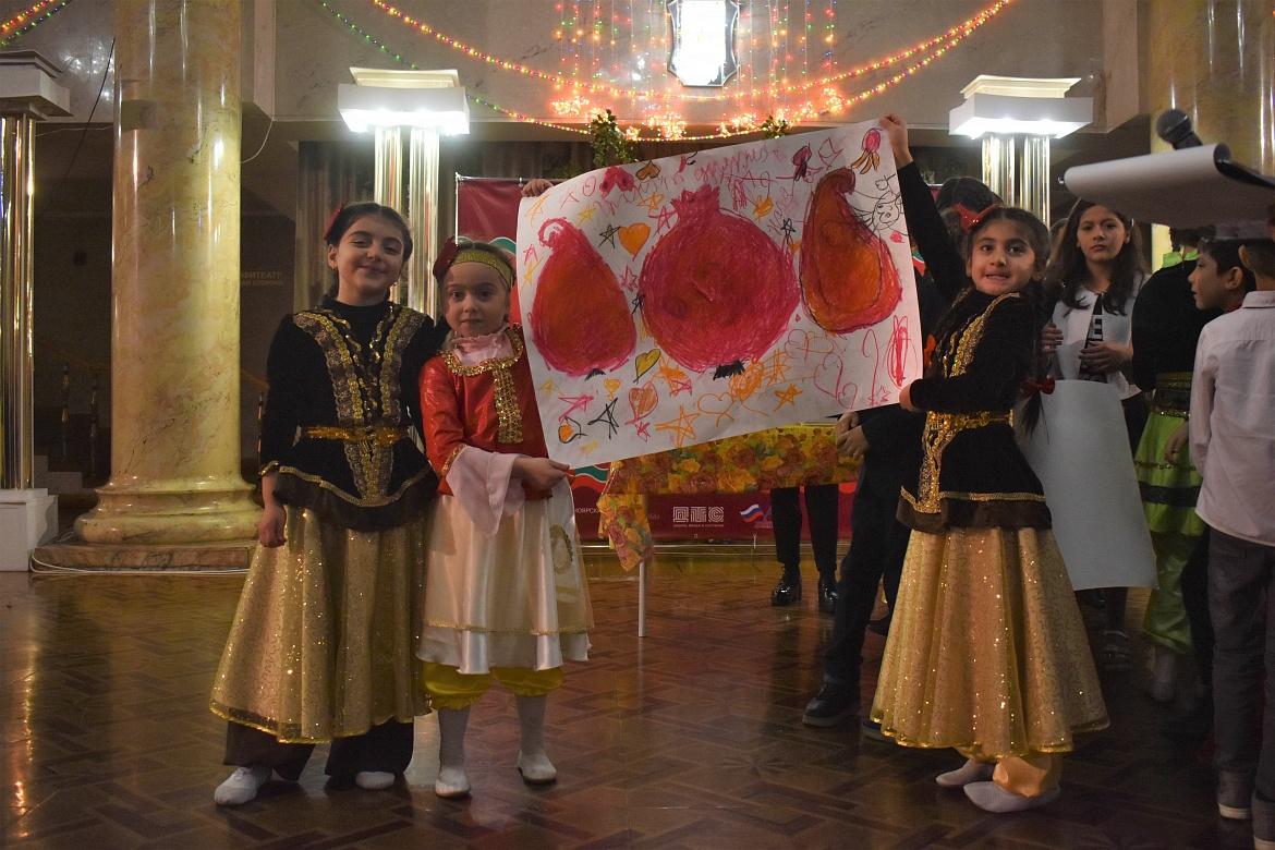Азербайджанский праздник граната стал одним из самых любимых в России (ФОТО)