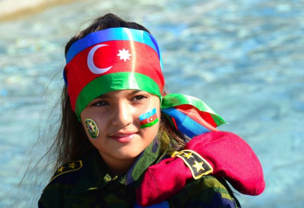 Festive event on occasion of National Flag Day held on Baku Boulevard (Photo report)