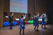 В поселках Баку прошли сольные концерты Метанет Искендерли и Эльчина Джафарова (ФОТО)