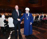 Президент Ильхам Алиев и Первая леди Мехрибан Алиева приняли участие во II Саммите мировых религиозных лидеров в Баку (ФОТО)