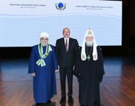 Президент Ильхам Алиев и Первая леди Мехрибан Алиева приняли участие во II Саммите мировых религиозных лидеров в Баку (ФОТО)