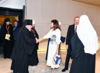 Президент Ильхам Алиев и Первая леди Мехрибан Алиева приняли участие во II Саммите мировых религиозных лидеров в Баку (ФОТО)