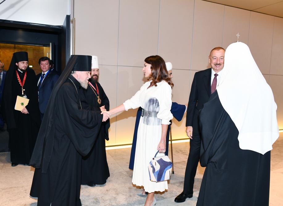 Президент Ильхам Алиев и Первая леди Мехрибан Алиева приняли участие во II Саммите мировых религиозных лидеров в Баку (ФОТО)