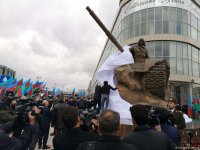 В Баку официально открыт памятник Национальному герою Азербайджана Альберту Агарунову (ФОТО)