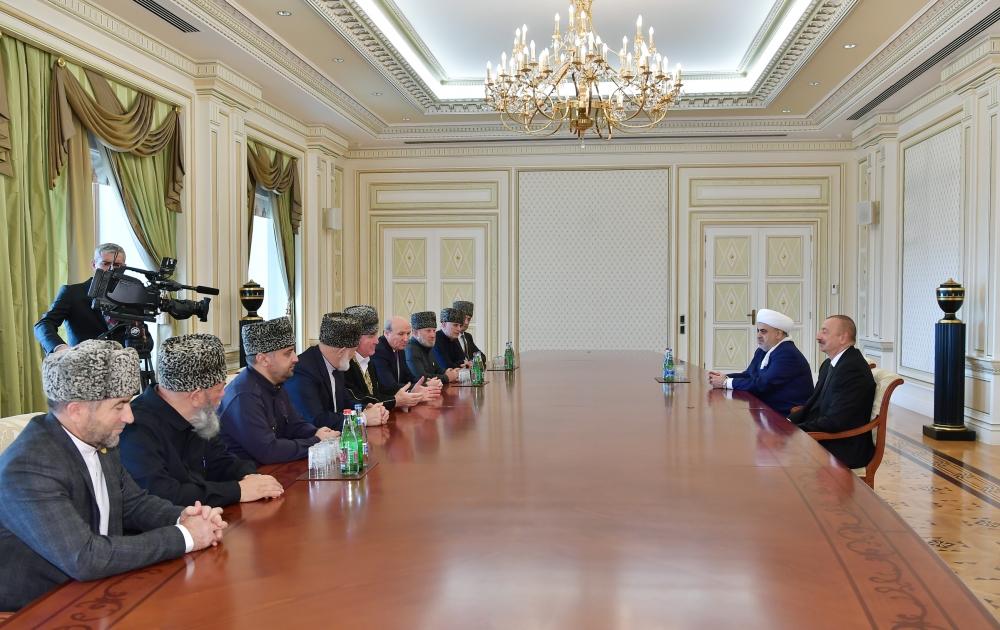 Президент Ильхам Алиев принял делегацию в составе группы мусульманских религиозных деятелей из северокавказских республик России (ФОТО) (версия 2)