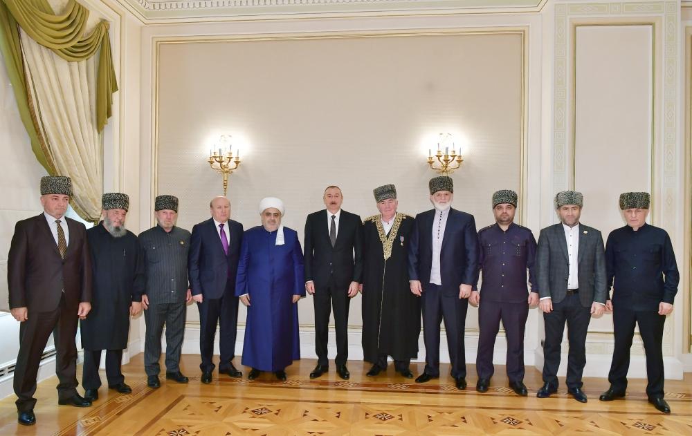 Президент Ильхам Алиев принял делегацию в составе группы мусульманских религиозных деятелей из северокавказских республик России (ФОТО) (версия 2)