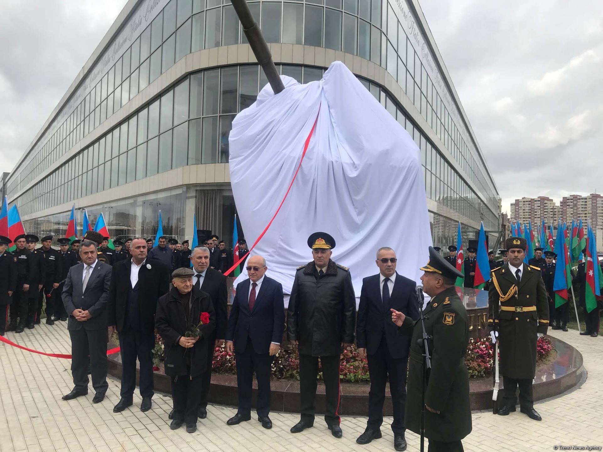 В Баку официально открыт памятник Национальному герою Азербайджана Альберту Агарунову (ФОТО)