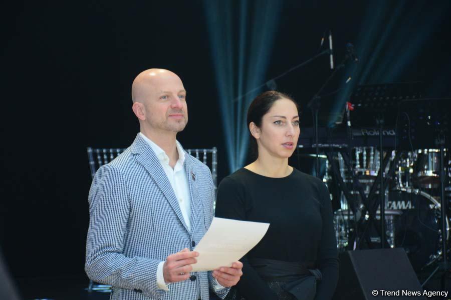 Впервые в Баку проходит "Танцующие бриллианты" -  шоу драгоценностей, праздник роскоши и красоты (ФОТО)