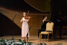 Музыкальная династия в Баку - отец, дочь и внучка (ФОТО)