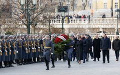 Первый вице-президент Мехрибан Алиева посетила могилу неизвестного солдата в Москве (ФОТО)