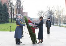 Первый вице-президент Мехрибан Алиева посетила могилу неизвестного солдата в Москве (ФОТО)