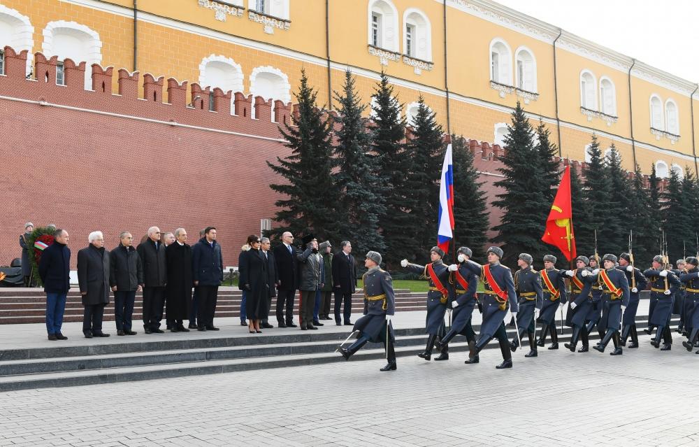 Первый вице-президент Мехрибан Алиева посетила могилу неизвестного солдата в Москве (ФОТО)