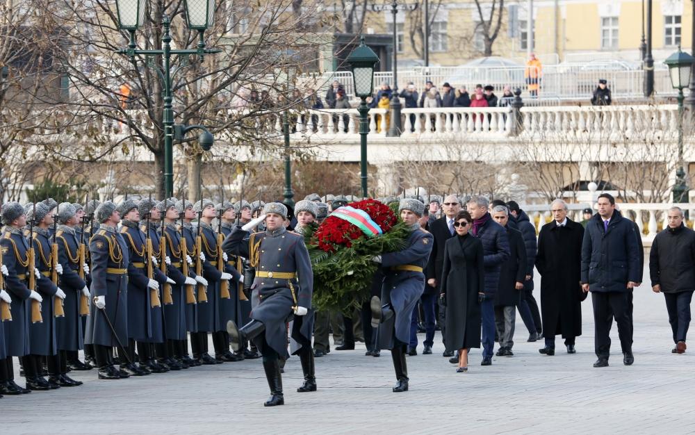 Первый вице-президент Мехрибан Алиева посетила могилу неизвестного солдата в Москве (ФОТО)