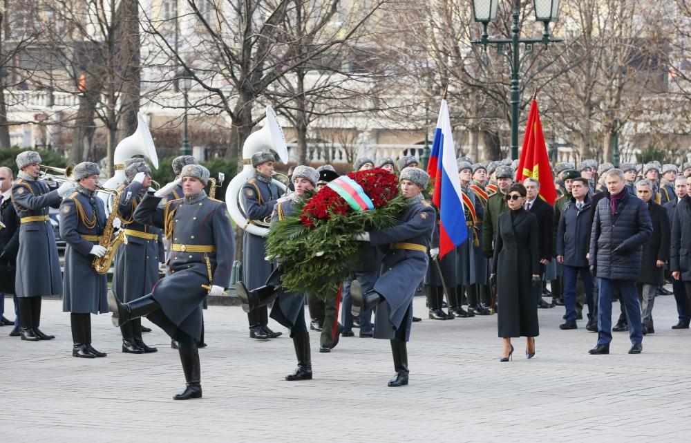 Первый вице-президент Мехрибан Алиева посетила могилу неизвестного солдата в Москве (ФОТО)
