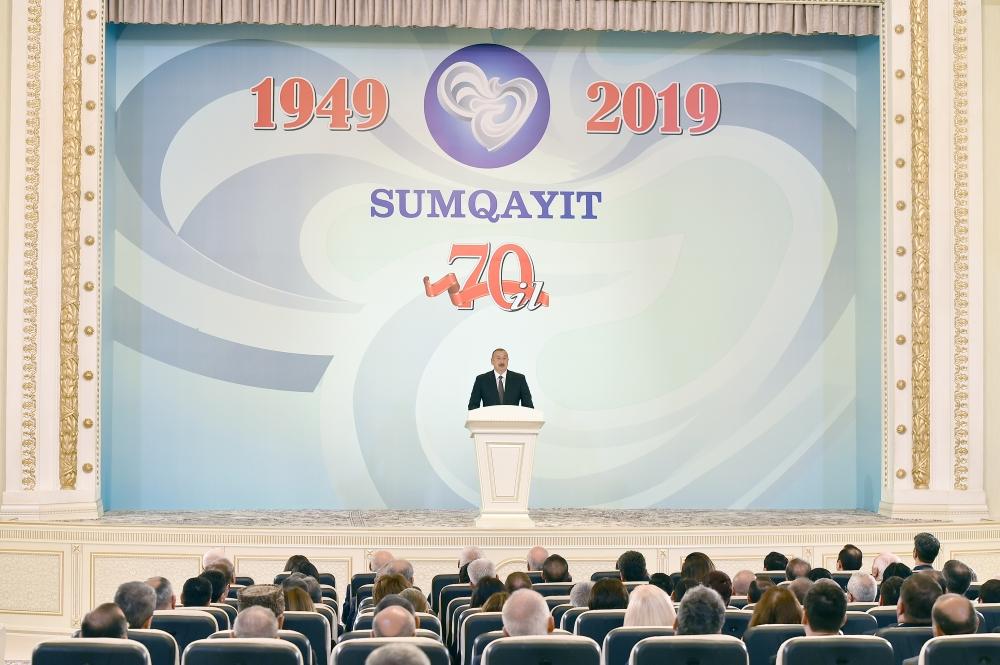 Президент Ильхам Алиев принял участие в мероприятии, посвященном 70-летию Сумгайыта (ФОТО) (версия 2)