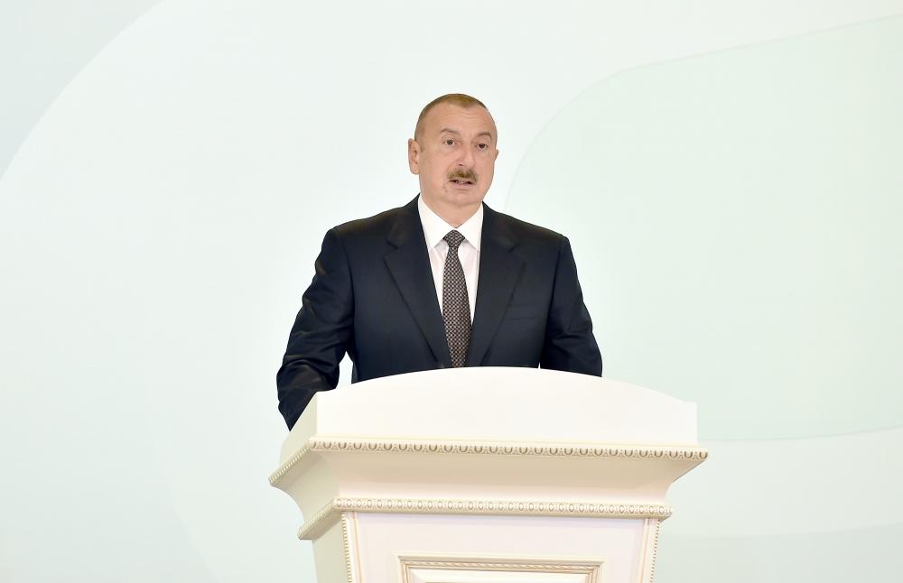 Президент Ильхам Алиев принял участие в мероприятии, посвященном 70-летию Сумгайыта (ФОТО) (версия 2)