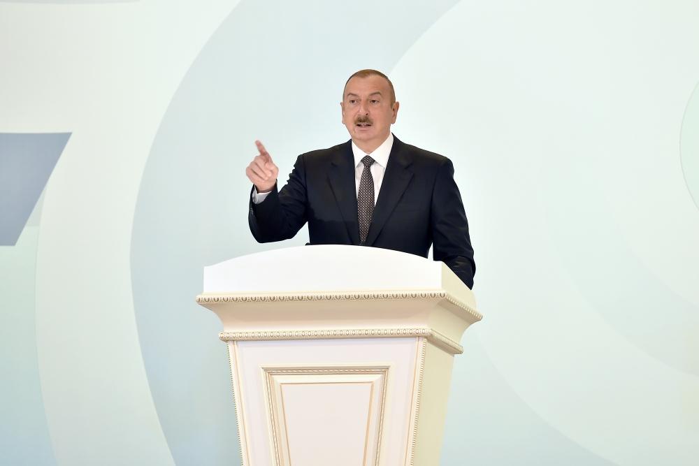 Президент Ильхам Алиев принял участие в мероприятии, посвященном 70-летию Сумгайыта (ФОТО) (версия 2)