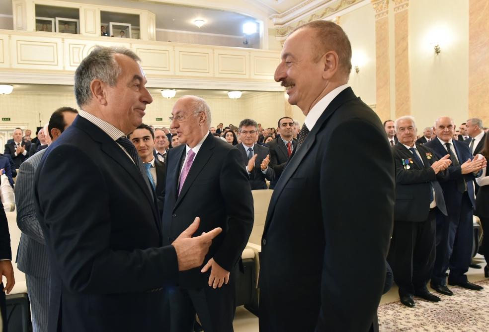 Президент Ильхам Алиев принял участие в мероприятии, посвященном 70-летию Сумгайыта (ФОТО) (версия 2)