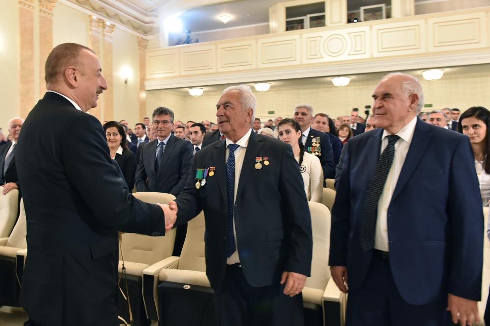 Президент Ильхам Алиев принял участие в мероприятии, посвященном 70-летию Сумгайыта (ФОТО) (версия 2)