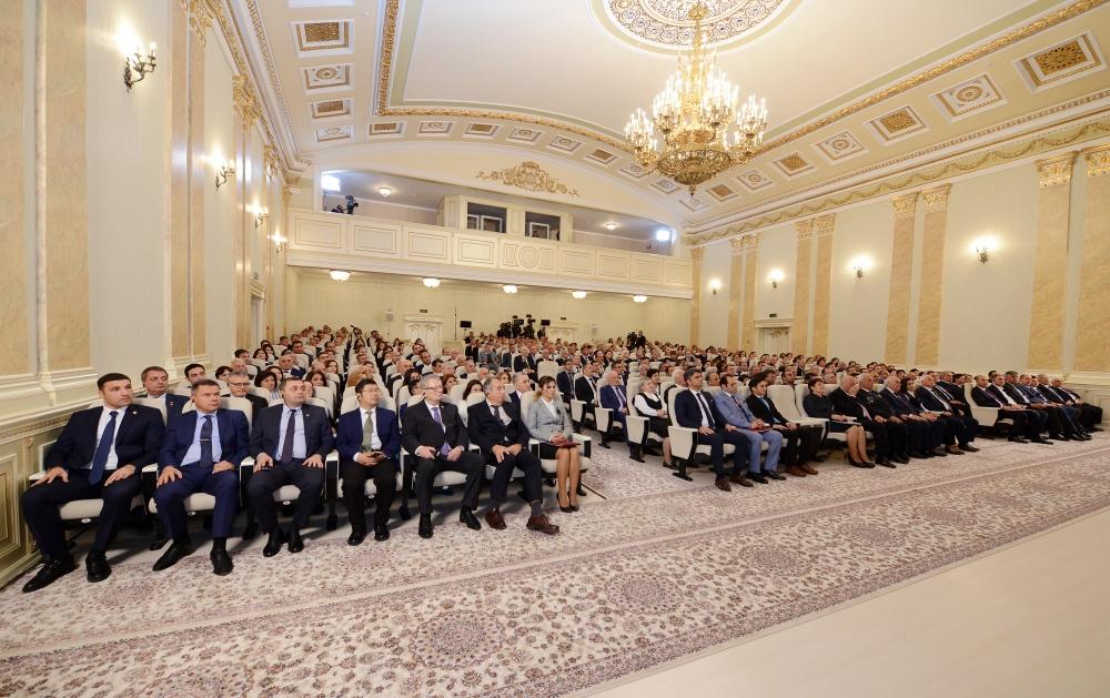 Президент Ильхам Алиев принял участие в мероприятии, посвященном 70-летию Сумгайыта (ФОТО) (версия 2)