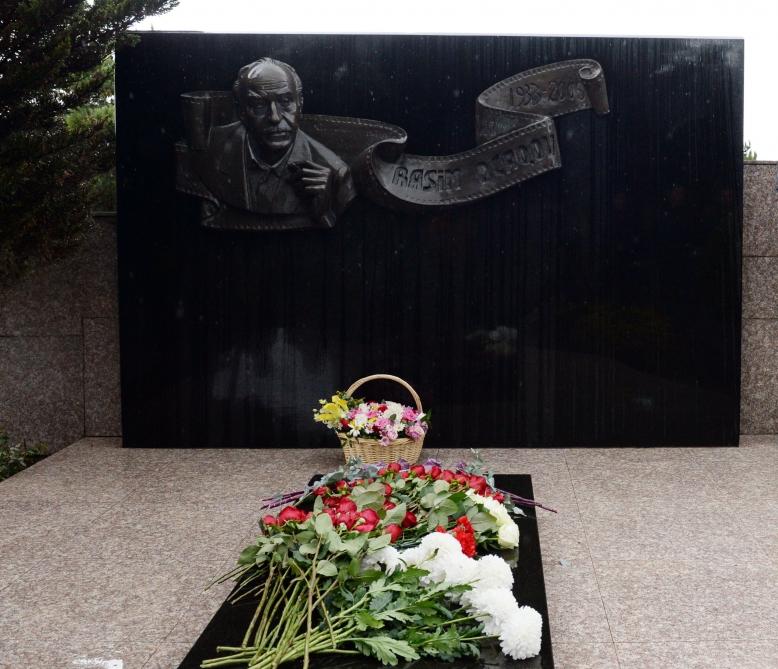 В Баку почтили память видного кинорежиссера Расима Оджагова (ФОТО)