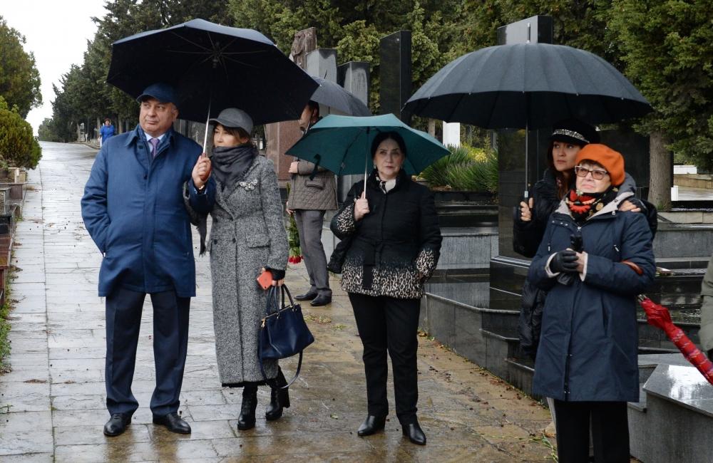 В Баку почтили память видного кинорежиссера Расима Оджагова (ФОТО)