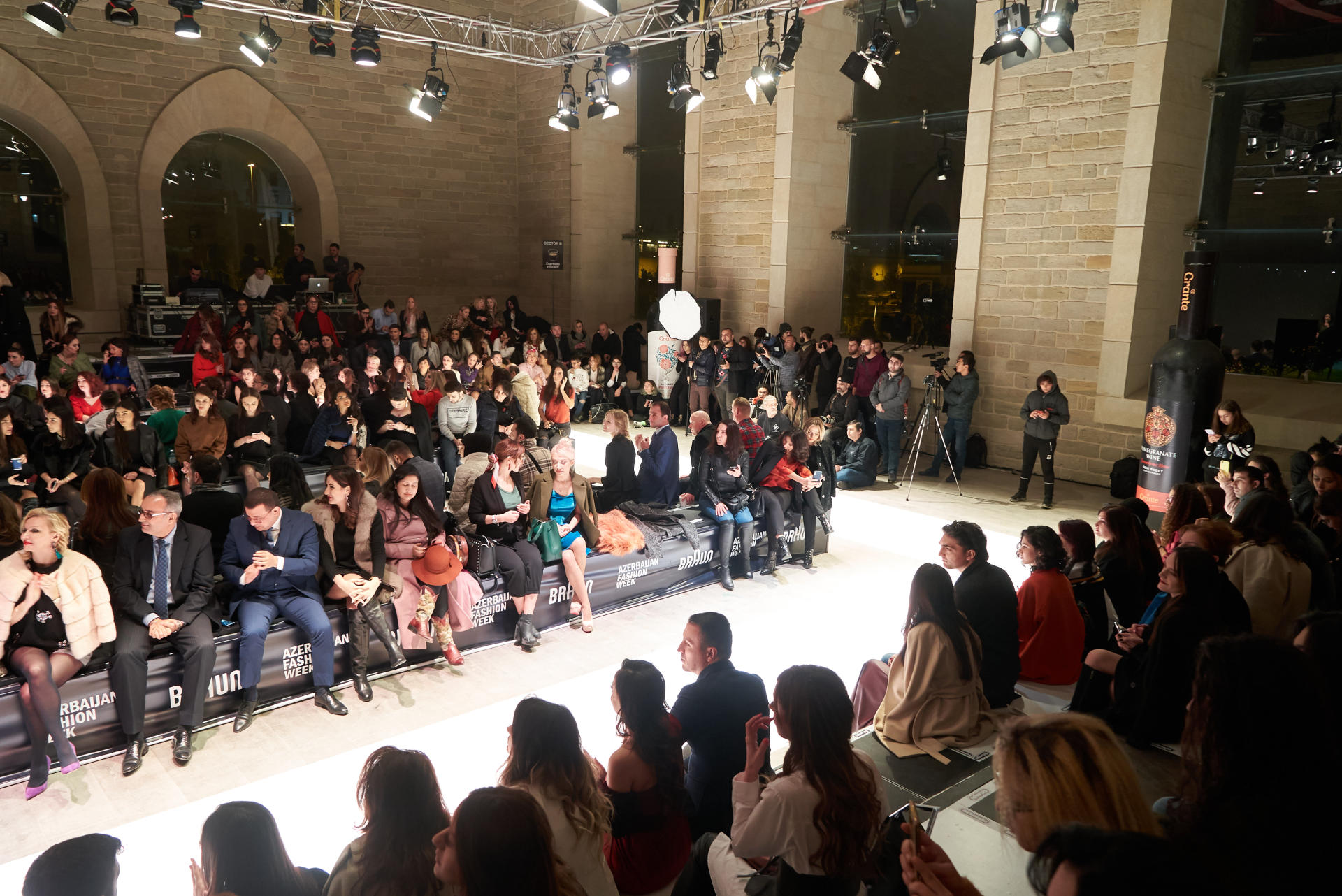Юбилейный Azerbaijan Fashion Week – нарушение правил, загадки Африки, гламур Востока и Запада (ФОТО)