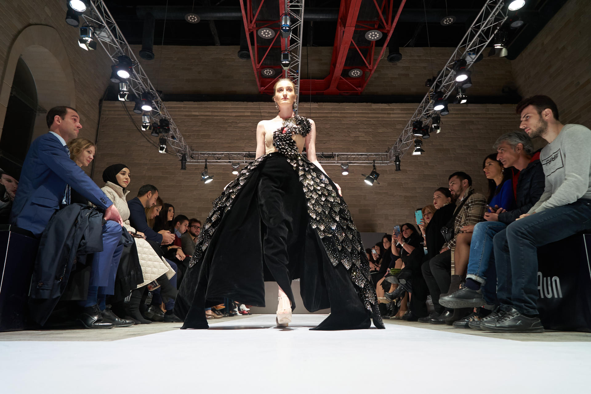 Юбилейный Azerbaijan Fashion Week – нарушение правил, загадки Африки, гламур Востока и Запада (ФОТО)