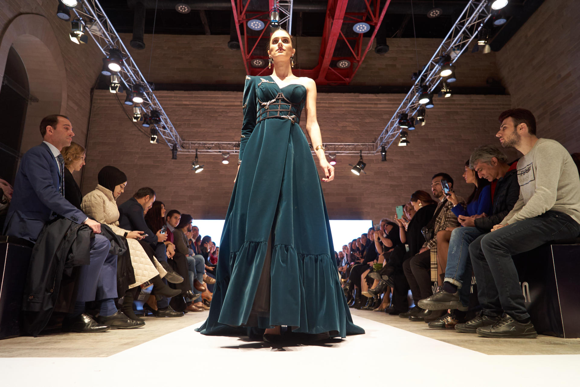Юбилейный Azerbaijan Fashion Week – нарушение правил, загадки Африки, гламур Востока и Запада (ФОТО)