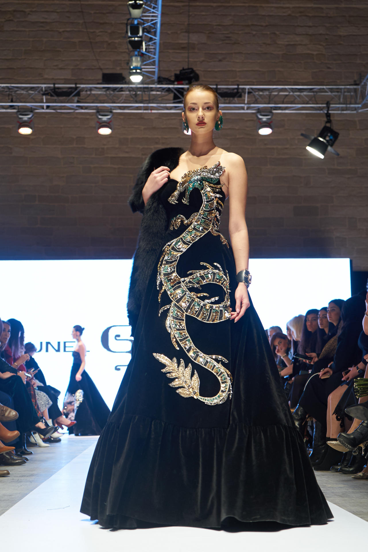 Юбилейный Azerbaijan Fashion Week – нарушение правил, загадки Африки, гламур Востока и Запада (ФОТО)