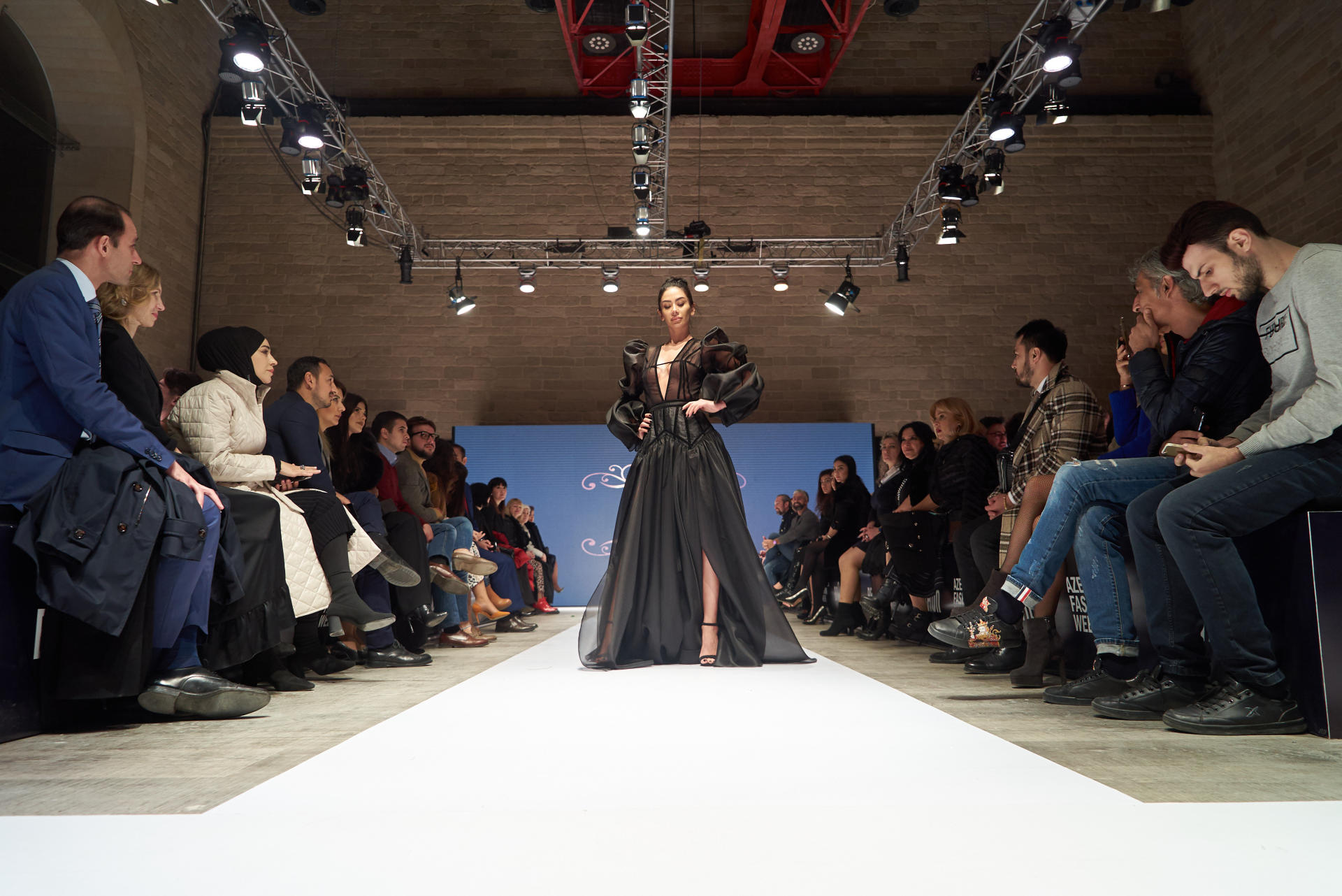 Юбилейный Azerbaijan Fashion Week – нарушение правил, загадки Африки, гламур Востока и Запада (ФОТО)