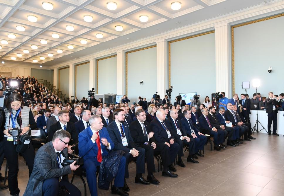 Первый вице-президент Мехрибан Алиева приняла участие в X азербайджано-российском межрегиональном форуме в Москве (ФОТО) (Версия 2)