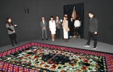 Первый вице-президент Мехрибан Алиева ознакомилась с 8-й Московской биеннале современного искусства (ФОТО)