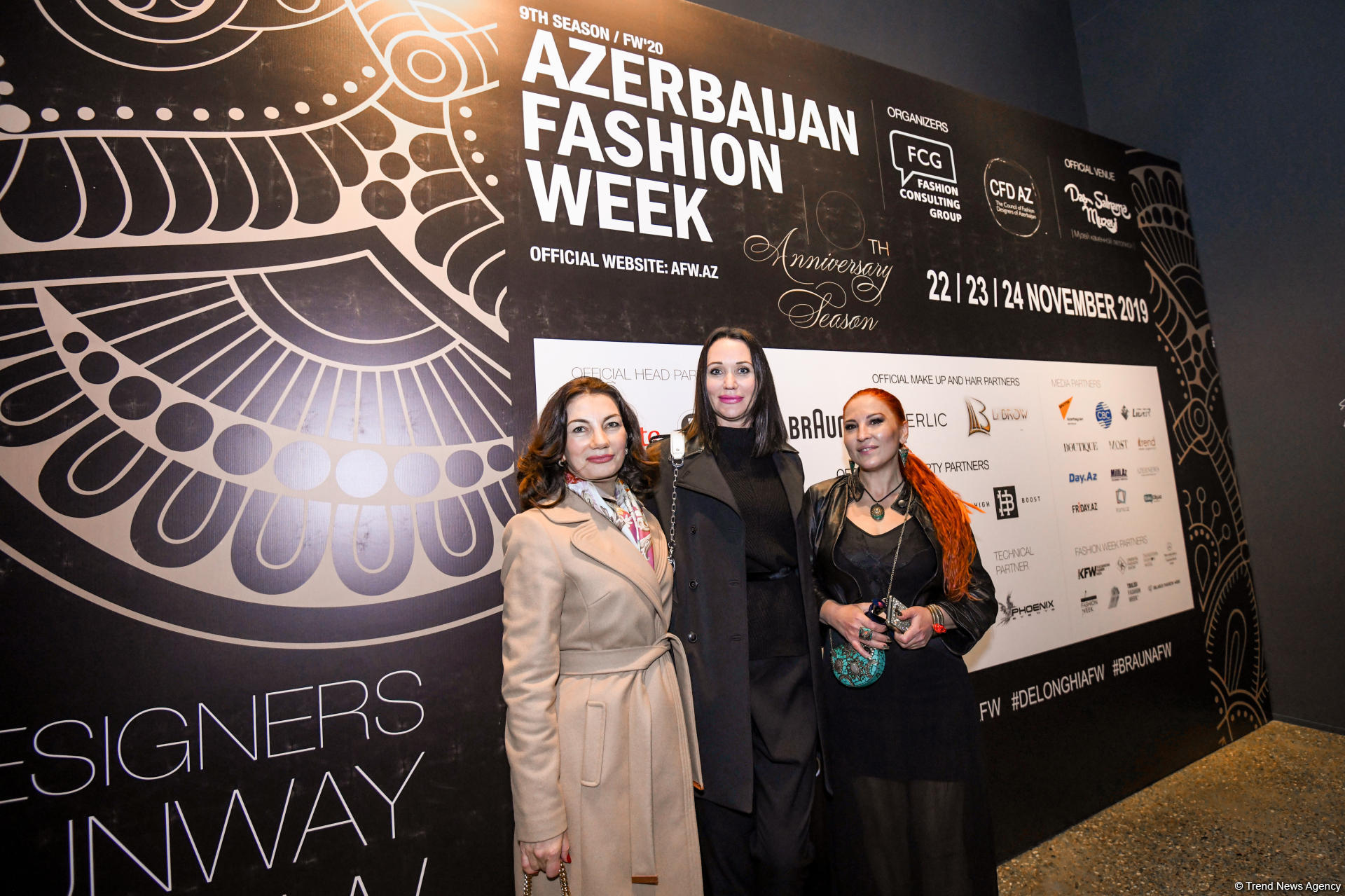 Королевская роскошь и богатые вечерние наряды  - второй день Azerbaijan Fashion Week (ФОТО)
