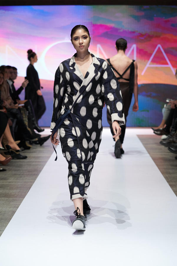 Azerbaijan Fashion Week – выход невесты в 40-кг платье с куклами, ранние браки и брутальность (ФОТО)