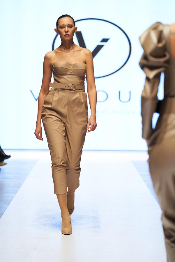 Azerbaijan Fashion Week – выход невесты в 40-кг платье с куклами, ранние браки и брутальность (ФОТО)