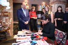 В Баку прошла церемония срезания ковра с соблюдением всех традиций (ФОТО)