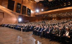 Президент Ильхам Алиев принял участие в церемонии, проходившей по случаю 100-летнего юбилея Бакинского государственного университета (ФОТО)