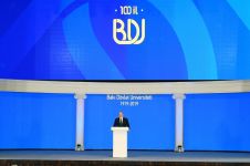 Президент Ильхам Алиев принял участие в церемонии, проходившей по случаю 100-летнего юбилея Бакинского государственного университета (ФОТО)