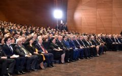 Президент Ильхам Алиев принял участие в церемонии, проходившей по случаю 100-летнего юбилея Бакинского государственного университета (ФОТО)