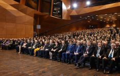 Президент Ильхам Алиев принял участие в церемонии, проходившей по случаю 100-летнего юбилея Бакинского государственного университета (ФОТО)