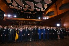 Президент Ильхам Алиев принял участие в церемонии, проходившей по случаю 100-летнего юбилея Бакинского государственного университета (ФОТО)