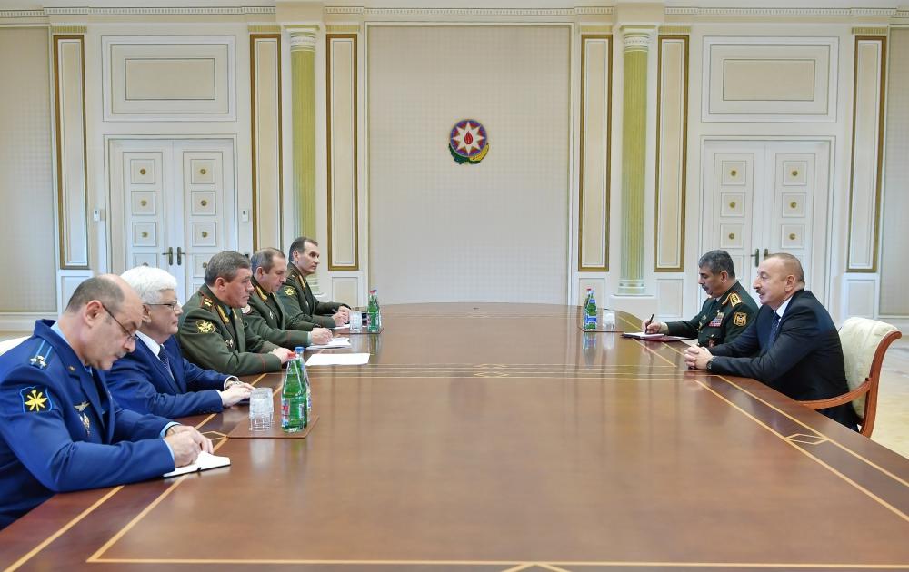 Президент Ильхам Алиев принял делегацию во главе с начальником Генштаба ВС России (ФОТО) (версия 2)