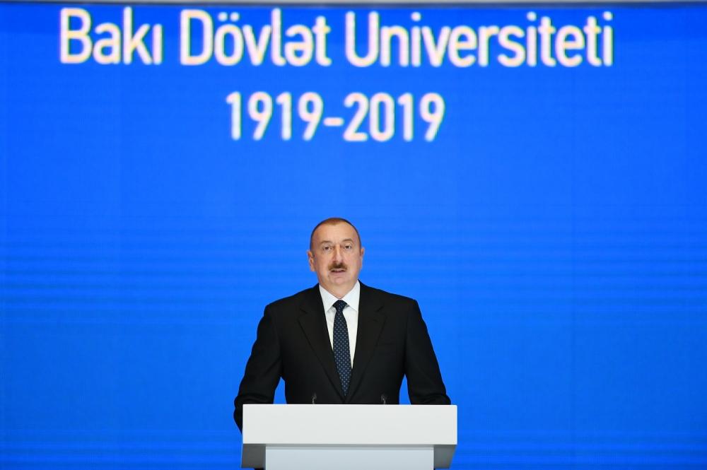 Президент Ильхам Алиев принял участие в церемонии, проходившей по случаю 100-летнего юбилея Бакинского государственного университета (ФОТО)