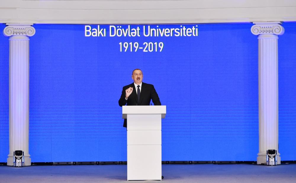 Президент Ильхам Алиев принял участие в церемонии, проходившей по случаю 100-летнего юбилея Бакинского государственного университета (ФОТО)