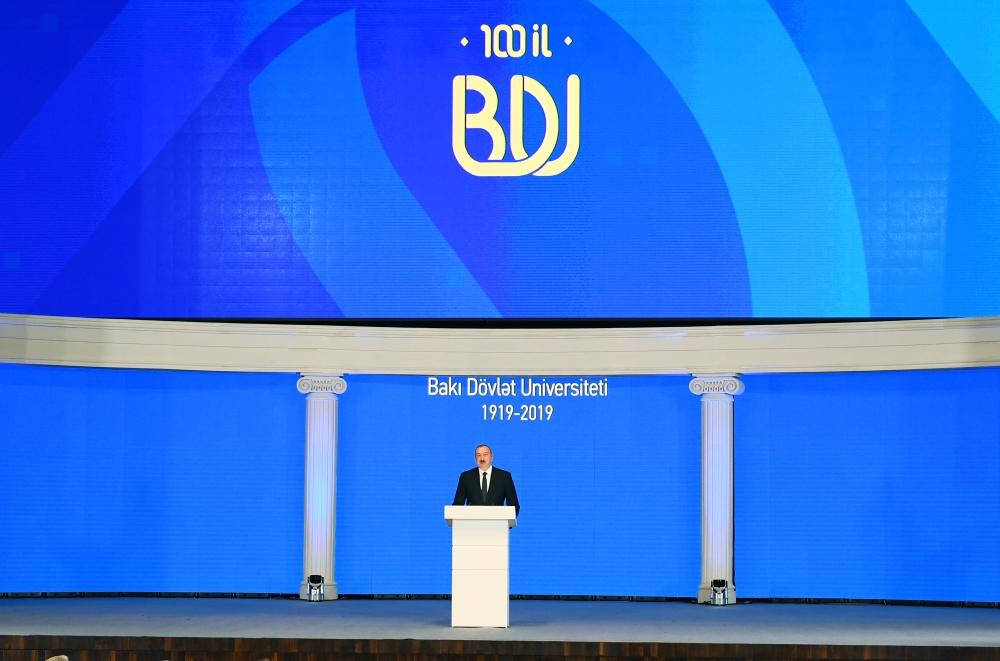 Президент Ильхам Алиев принял участие в церемонии, проходившей по случаю 100-летнего юбилея Бакинского государственного университета (ФОТО)