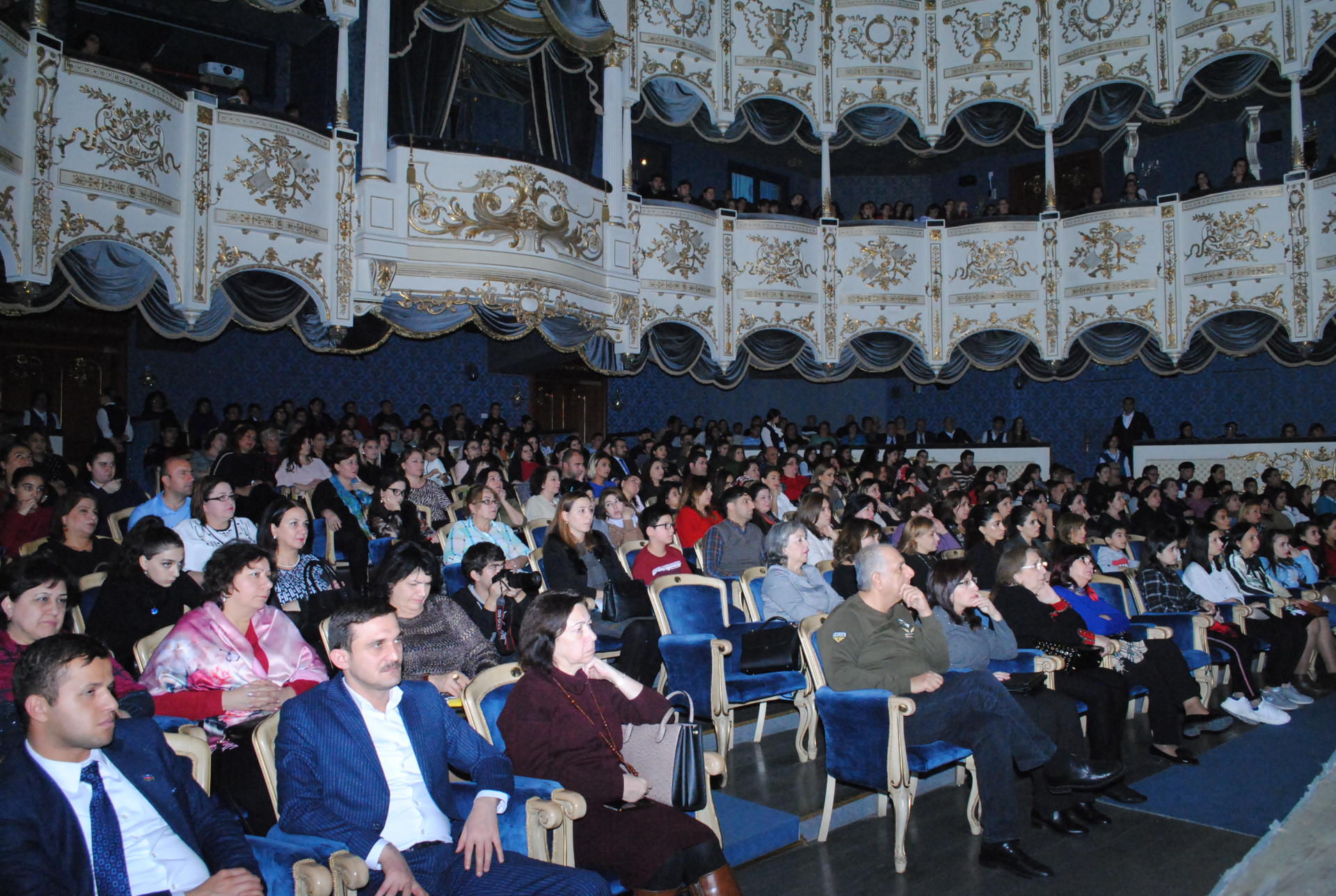 "Увядшие цветы" в Баку - конфликт буржуазно-помещичьего общества (ФОТО)